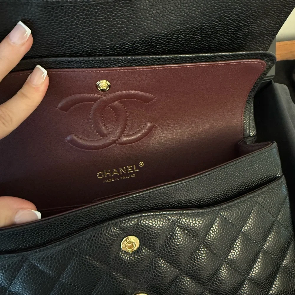 CHANEL classic medium